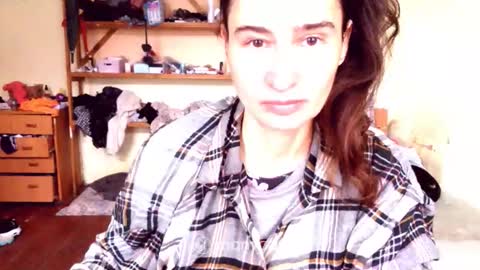 Snapshot of memorningdew chatting on 11.26.25 Yummygirl online show from 11.26.25