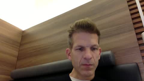 Snapshot of men2024again chatting on 10.26.25 Andres online show from 10.26.25