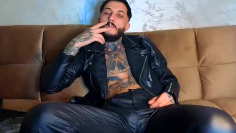 Snapshot of mentoxxl chatting on 10.11.25 Fallow my ONLYFANS for xxx daily online show from 10.11.25