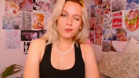 Snapshot of meowthlilu chatting on 03.09.25 Lilu online show from 03.09.25