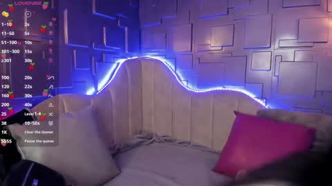    online show from 01.08.25