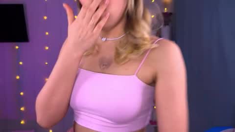 Snapshot of mercedes_robins chatting on 10.12.25 Molly online show from 10.12.25