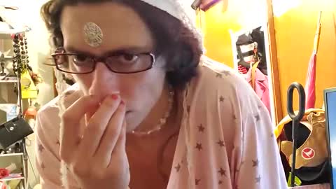 gurlnips online show from 01.06.25