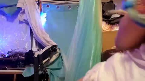 gurlnips online show from 01.21.25