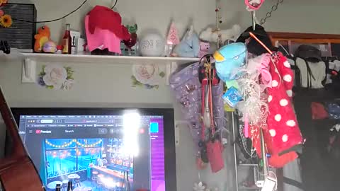 gurlnips online show from 01.28.25