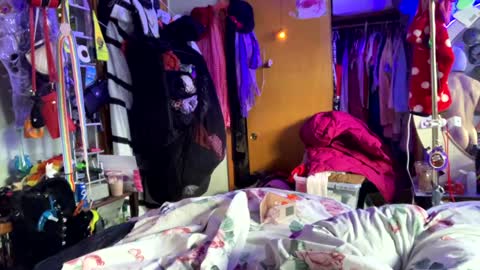 gurlnips online show from 02.03.25