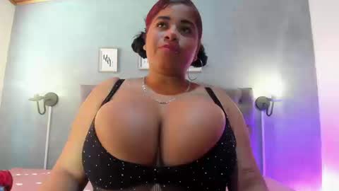 Snapshot of meridalane chatting on 09.16.25 meridalane online show from 09.16.25