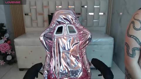 Snapshot of merloth_sub chatting on 02.25.25 Merloth online show from 02.25.25