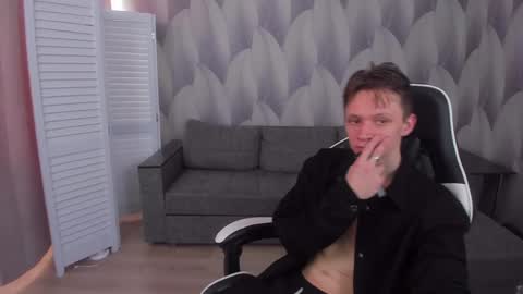 MEVERIK OUSHEN online show from 04.21.26