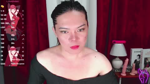 Snapshot of mhay_khalifa chatting on 01.02.25 MHAY online show from 01.02.25