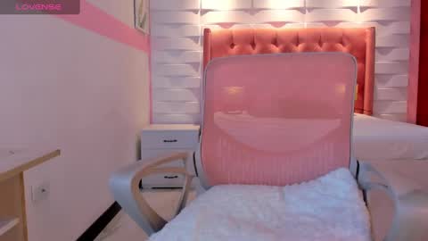 Snapshot of mhellissaw chatting on 01.10.25 melissa online show from 01.10.25