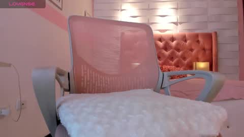 Snapshot of mhellissaw chatting on 03.08.25 melissa online show from 03.08.25