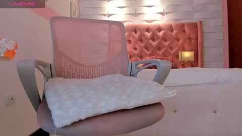 Snapshot of mhellissaw chatting on 03.10.25 melissa online show from 03.10.25