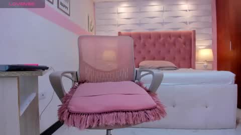 Snapshot of mhellissaw chatting on 10.08.25 melissa online show from 10.08.25