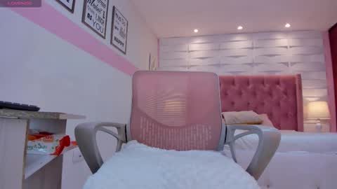 Snapshot of mhellissaw chatting on 10.12.25 melissa online show from 10.12.25