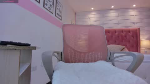 Snapshot of mhellissaw chatting on 10.24.25 melissa online show from 10.24.25