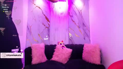 Mhia Kate online show from 02.05.26