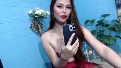 Snapshot of mi_akai chatting on 06.11.26 Cretchie For You online show from 06.11.26