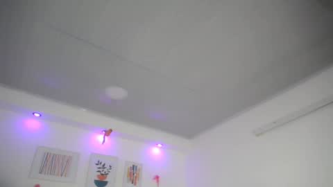 mia18_queen online show from 12.21.24