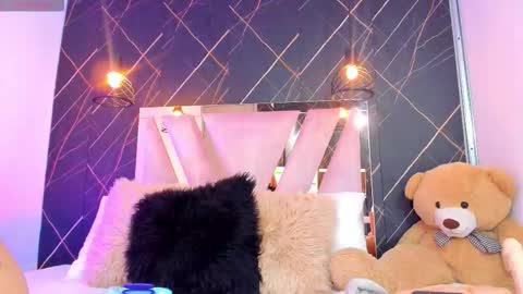 Mia online show from 02.18.26