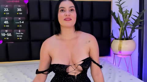 Mia  online show from 05.06.26