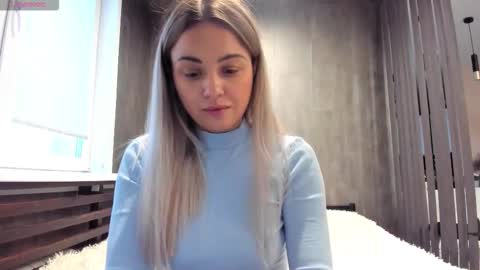 Mia online show from 11.24.25