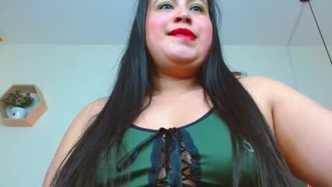 C A L L  M E  M I A  online show from 01.15.25