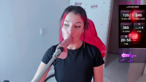 Snapshot of mia_adams66 chatting on 12.17.24 Mia adams online show from 12.17.24