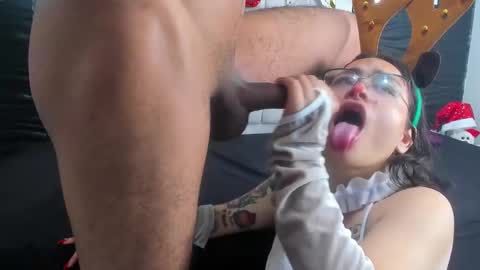 Snapshot of mia_and_lion chatting on 12.14.24 Dreams Couple online show from 12.14.24