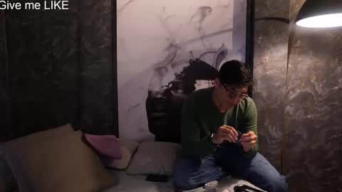 Belmont and Mia online show from 04.10.26