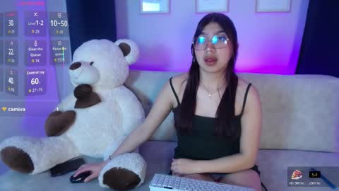 Snapshot of mia_blair_ chatting on 11.25.25 Mia online show from 11.25.25