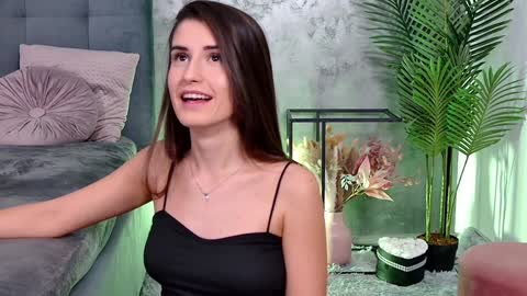 Snapshot of mia_carter99 chatting on 12.06.24 Freya Allen online show from 12.06.24