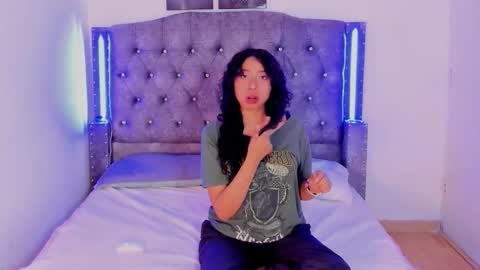 mia_cavallii online show from 12.19.25