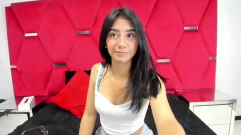 Snapshot of mia_clark18 chatting on 10.17.25 mia_clark18 online show from 10.17.25