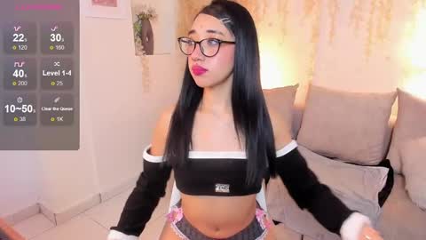 Snapshot of mia_corner chatting on 11.05.25 mia_corner online show from 11.05.25