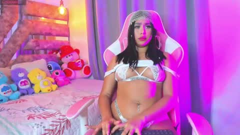 Mia online show from 01.26.25