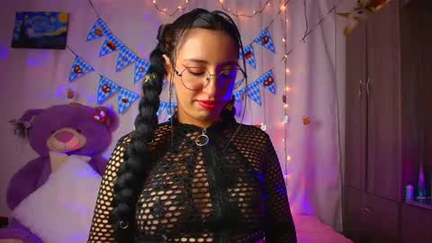 Mia flames online show from 09.26.25