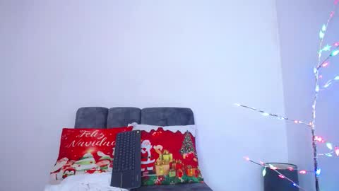 M I A online show from 12.21.25