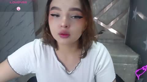 Snapshot of mia_foster_t chatting on 03.23.26 Mia online show from 03.23.26