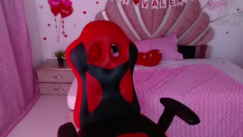 mia online show from 02.15.26