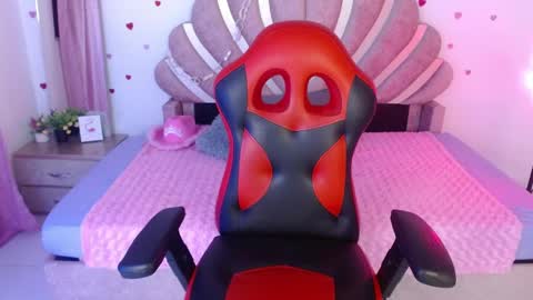 mia online show from 04.06.26