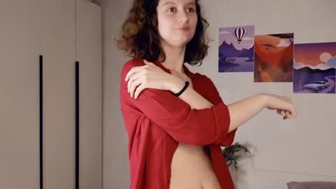 Snapshot of mia_frizz chatting on 01.27.25 Mia online show from 01.27.25