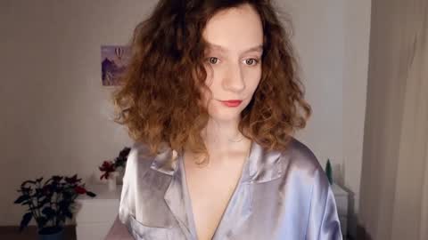 Snapshot of mia_frizz chatting on 01.29.25 Mia online show from 01.29.25