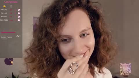 Snapshot of mia_frizz chatting on 09.22.25 Mia online show from 09.22.25