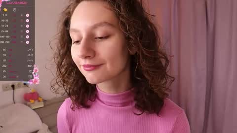 Snapshot of mia_frizz chatting on 10.11.25 Mia online show from 10.11.25