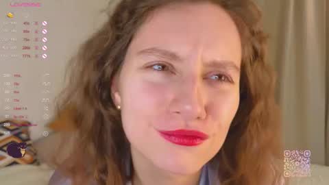 Snapshot of mia_frizz chatting on 10.17.25 Mia online show from 10.17.25