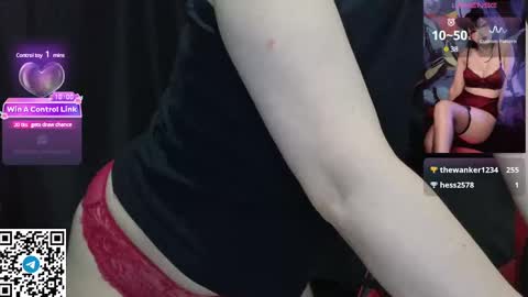 Snapshot of mia_g0ld chatting on 02.05.25 Golden ones online show from 02.05.25