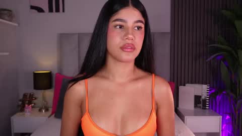 Mia  online show from 04.16.26