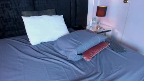 MIA online show from 01.12.25