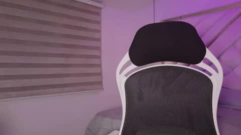 Mia online show from 02.10.26